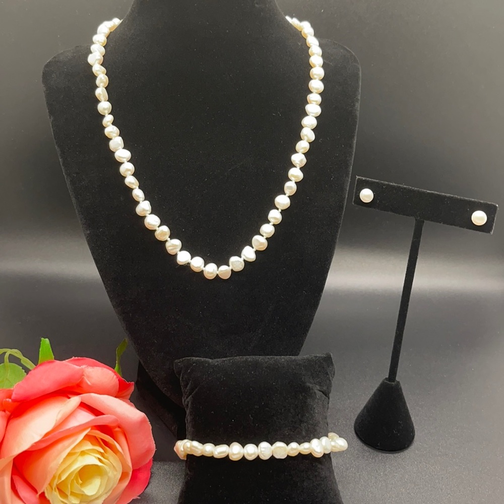 18 inch Freshwater Pearl Necklace Earring Bracelet